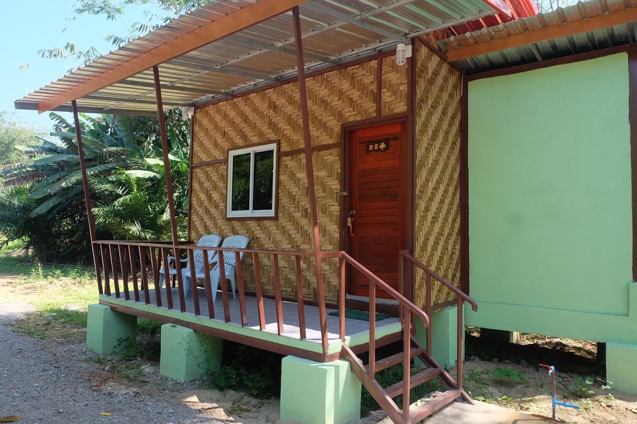 Khaosok Bamboo Huts Resort Khao Sok National Park 외부 사진